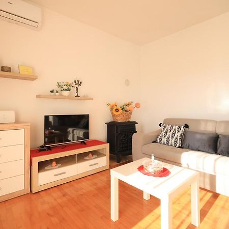 Apartments Ana Petrcane Bagian luar foto