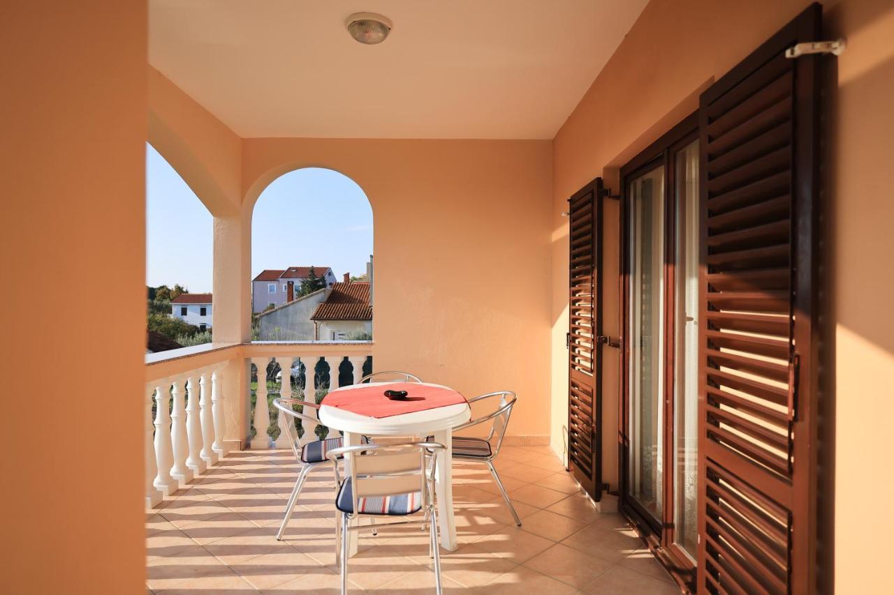 Apartments Ana Petrcane Bagian luar foto