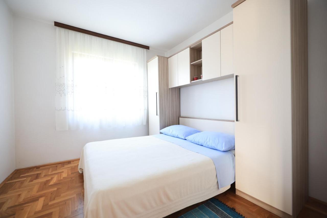 Apartments Ana Petrcane Bagian luar foto