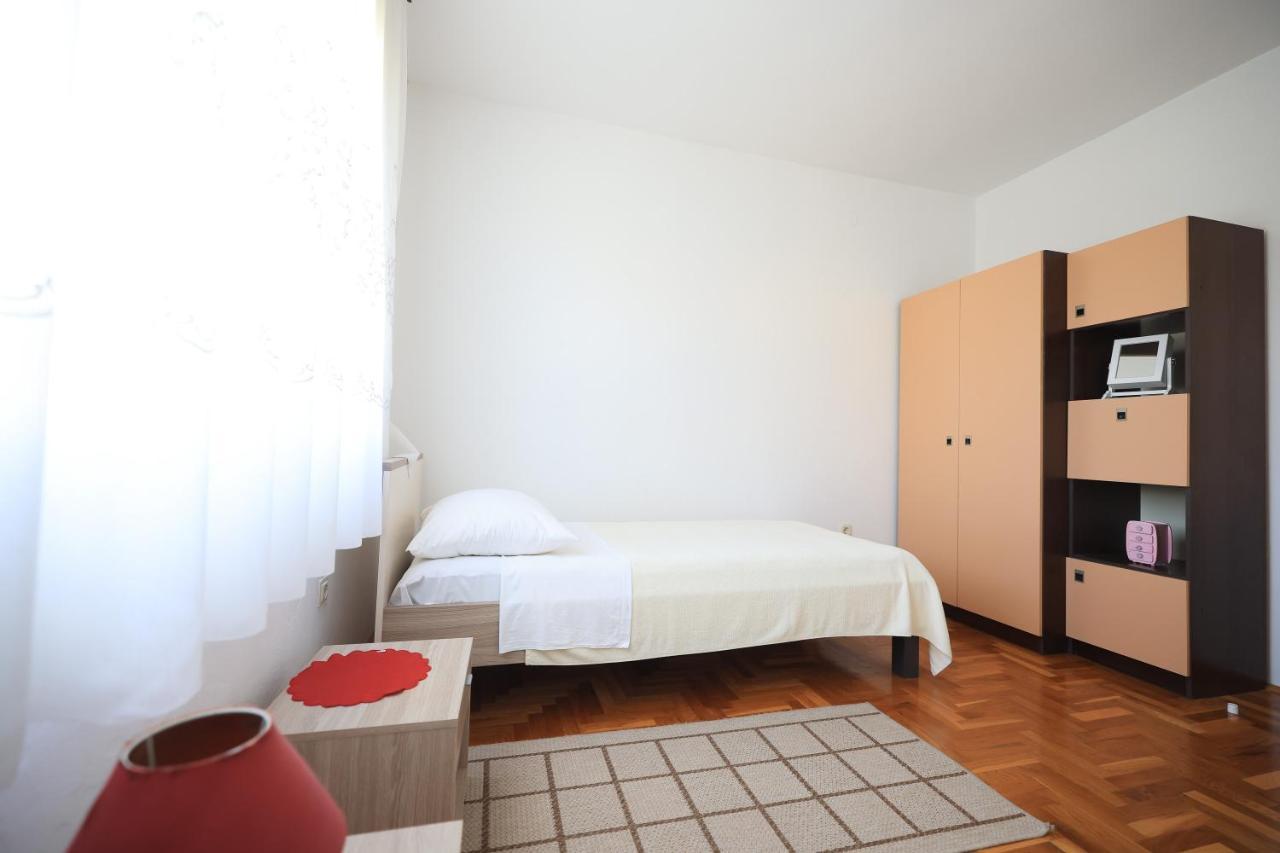 Apartments Ana Petrcane Bagian luar foto